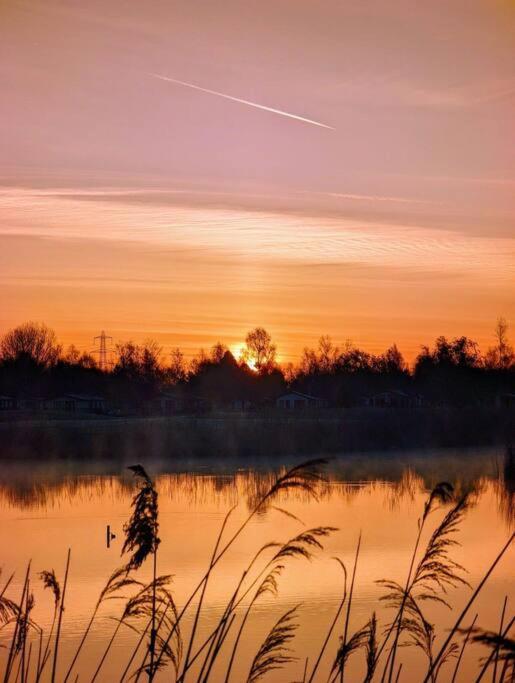 Lakeside View Wisbech Ngoại thất bức ảnh